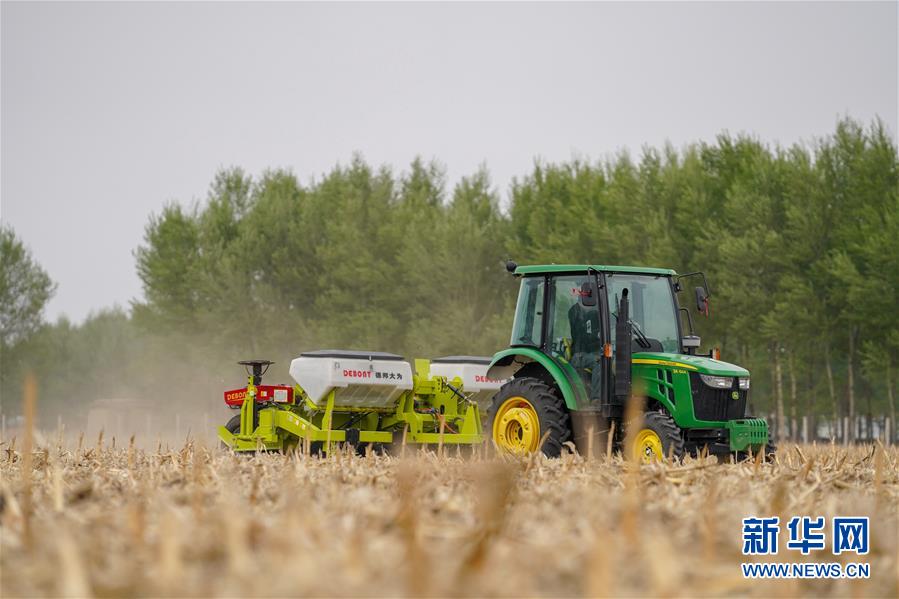 (在习近平新时代中国特色社会主义思想指引下——新时代新作为新篇章·习近平总书记关切事·图文互动)(7)为黑土加“油”——“耕地中的大熊猫”,我们这样保护 (在习近平新时代中国特色社会主义思想指引下——新时代新作为新篇章·习近平总书记关切事·图文互动)(7)为黑土加“油”——“耕地中的大熊猫”,我们这样保护